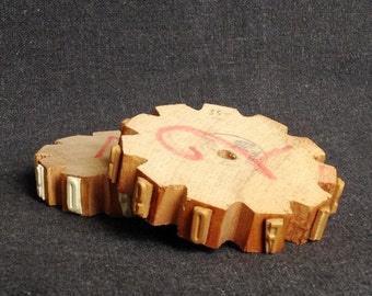 Vintage unused numbered circle stamp. Rescued industrial scrapbooking stamping supply.