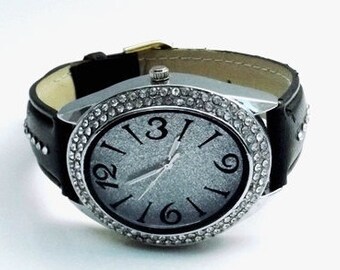 Vintage Ladies Black Crystal Figaro Watch