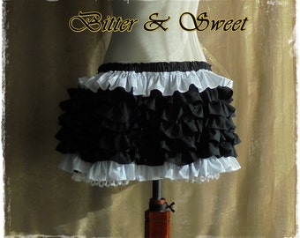 Cosplay Harley Quinn Bloomers with frills all around in Black & White-Lolita-Steampunk-Burlesque-CanCan-Circo-CowGirl-Pirate-Gothic-Cabaret