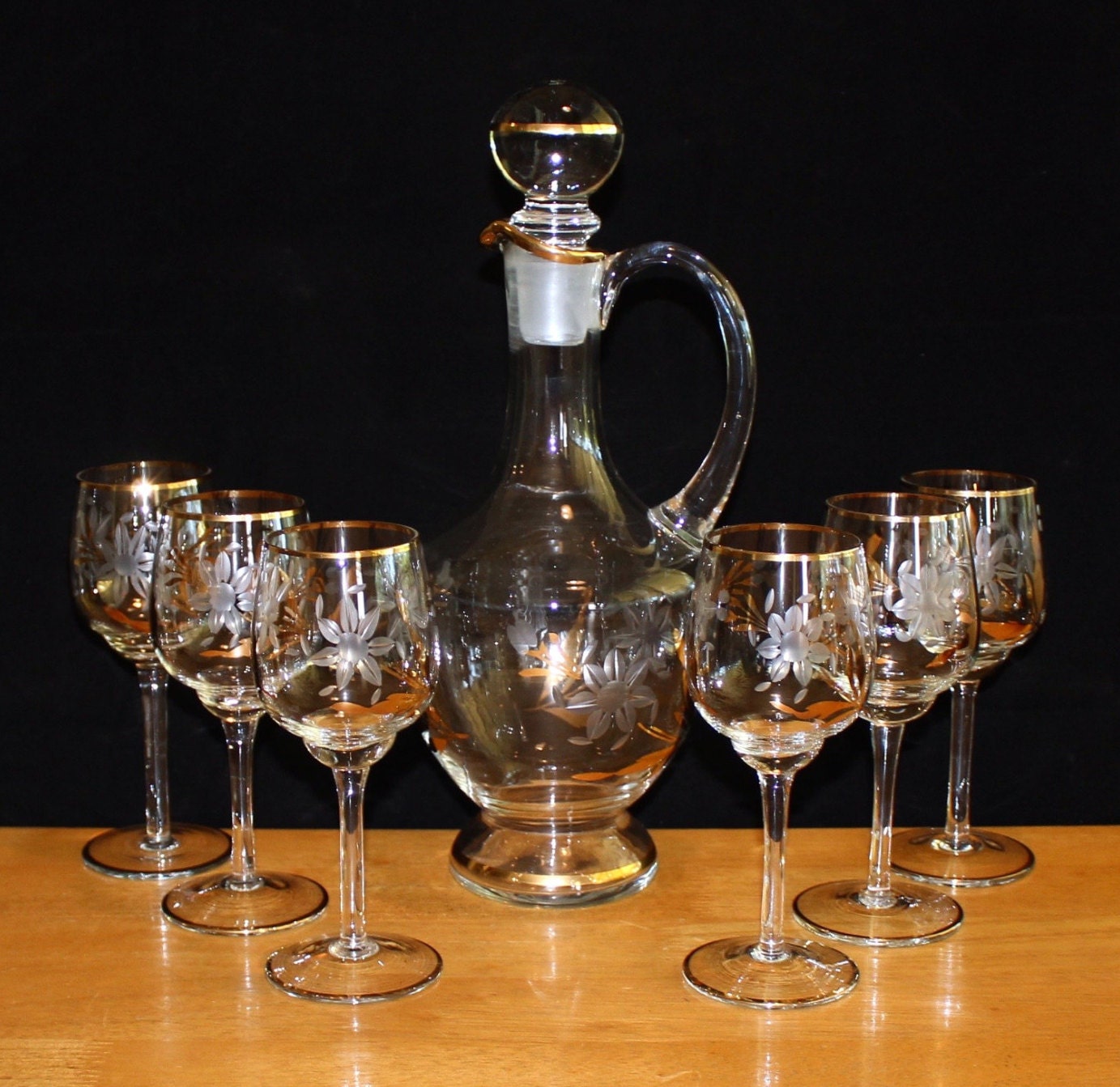 Vintage Floral Etched Gold Trim Wine Decanter and 6 Glasses