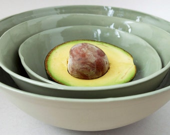 Nesting bowls Ceramic bowl Green dinnerware set Rustic pottery dinnerware Green pottery bowl set Serving dish Green dishes Gift for couple