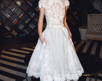 Short Wedding Dresses with Sleeves