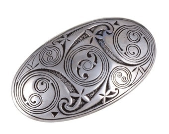 Lindisfarne belt buckle – 40mm-Hand Made and Design in UK