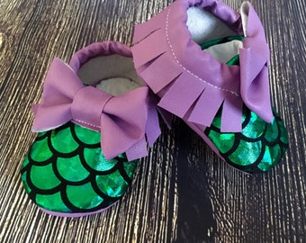 Baby girl mermaid shoes, baby girl moccs, baby girl moccasins, crib shoes, newborn girl shoes, mermaid birthday outfit, mermaid party