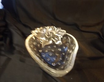 Vintage clear glass berry bowl