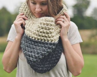 Items similar to Infinity scarf cowl, Crochet Scarf Infinity, Chunky ...