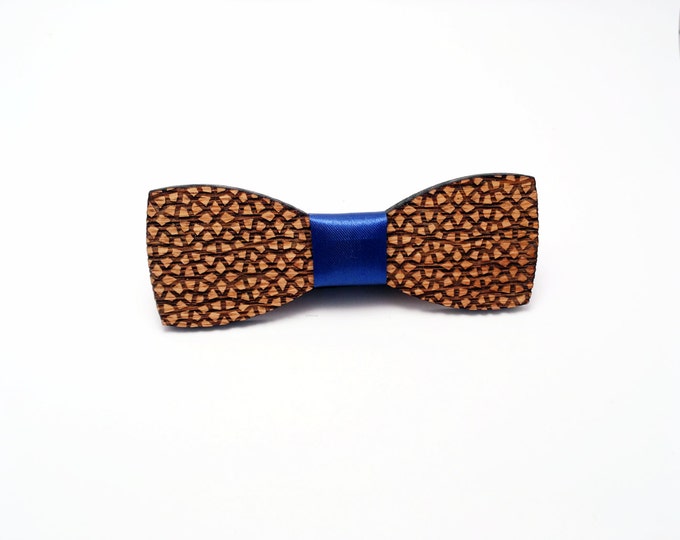 Oak Handmade Wood Bow Tie Man - Elegant bow tie - GenteelWood bow tie - Oak engraved bow tie - Natural wooden bow tie - Wedding birthday bow