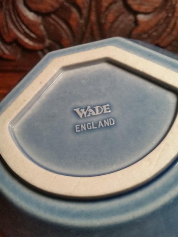 Highly Collectible Vintage Wade Ceramics Of England Deep Blue