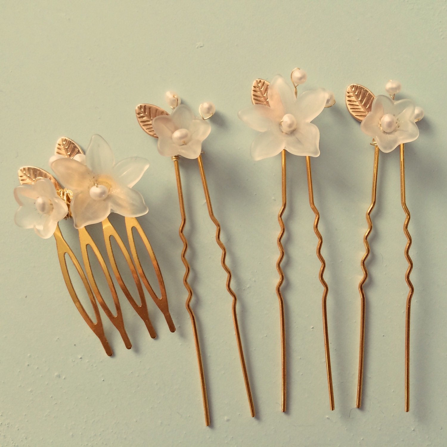 Bridal hair pins bridesmaid hair pins leaf hair pins pearl