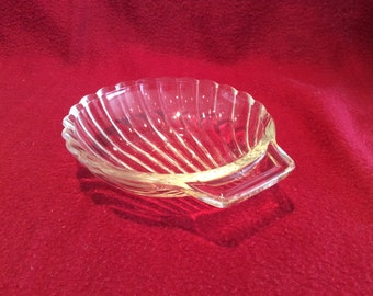 Pyrex Clear Glass Coquilles St Jacques Shell Dish 11cm diameter