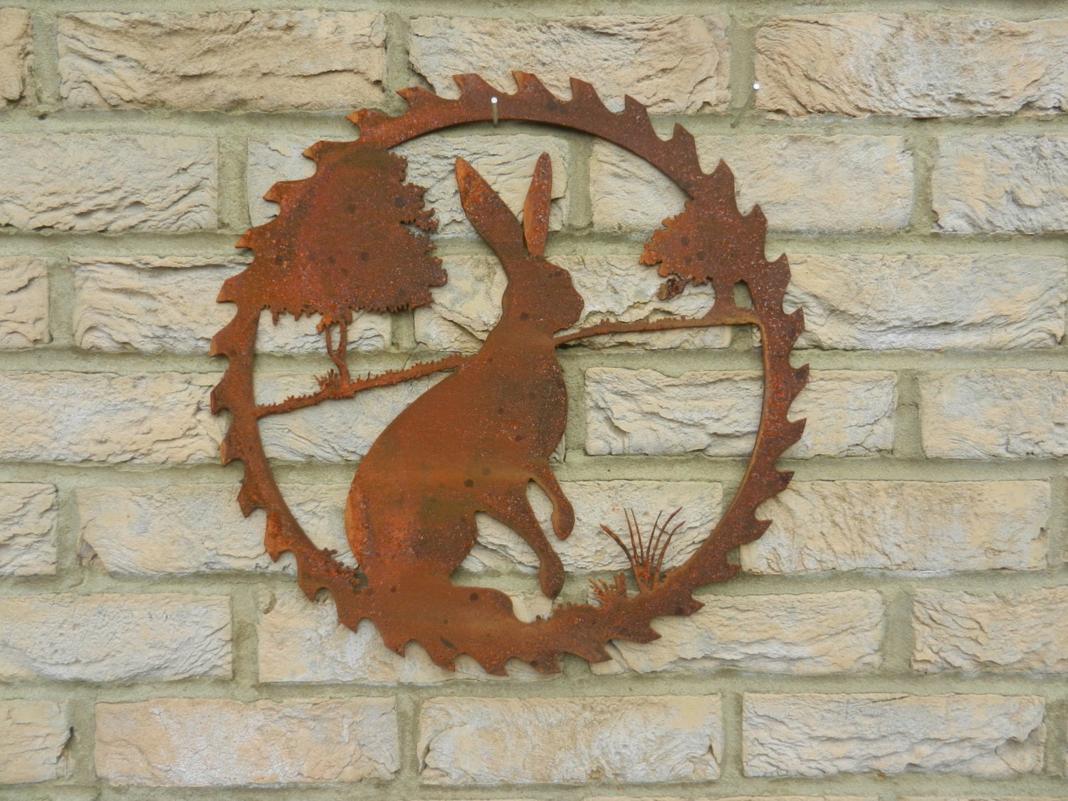 Hare Circular Saw blade Art / Rusty Metal Art / Garden Decor