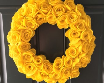 16" yellow rose wreath