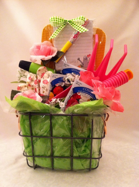 Garden Gift Basket by KiwyCrafts on Etsy