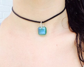 Green iridescent dichroic glass pendant choker