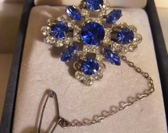 Beautiful Vintage Brooch With Blue & Diamante Stones