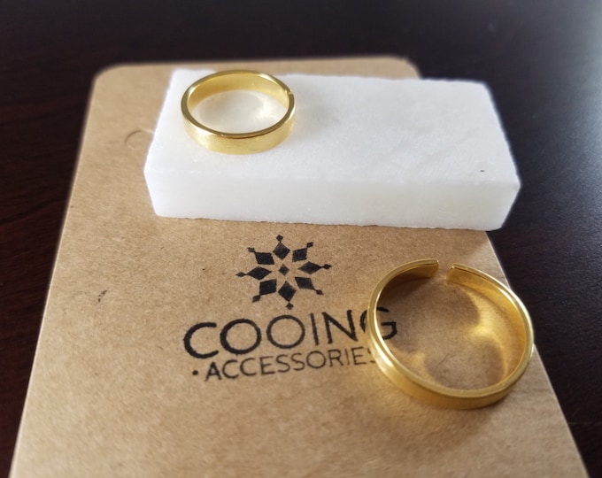 Gold Plain Ring. Adjustable Size