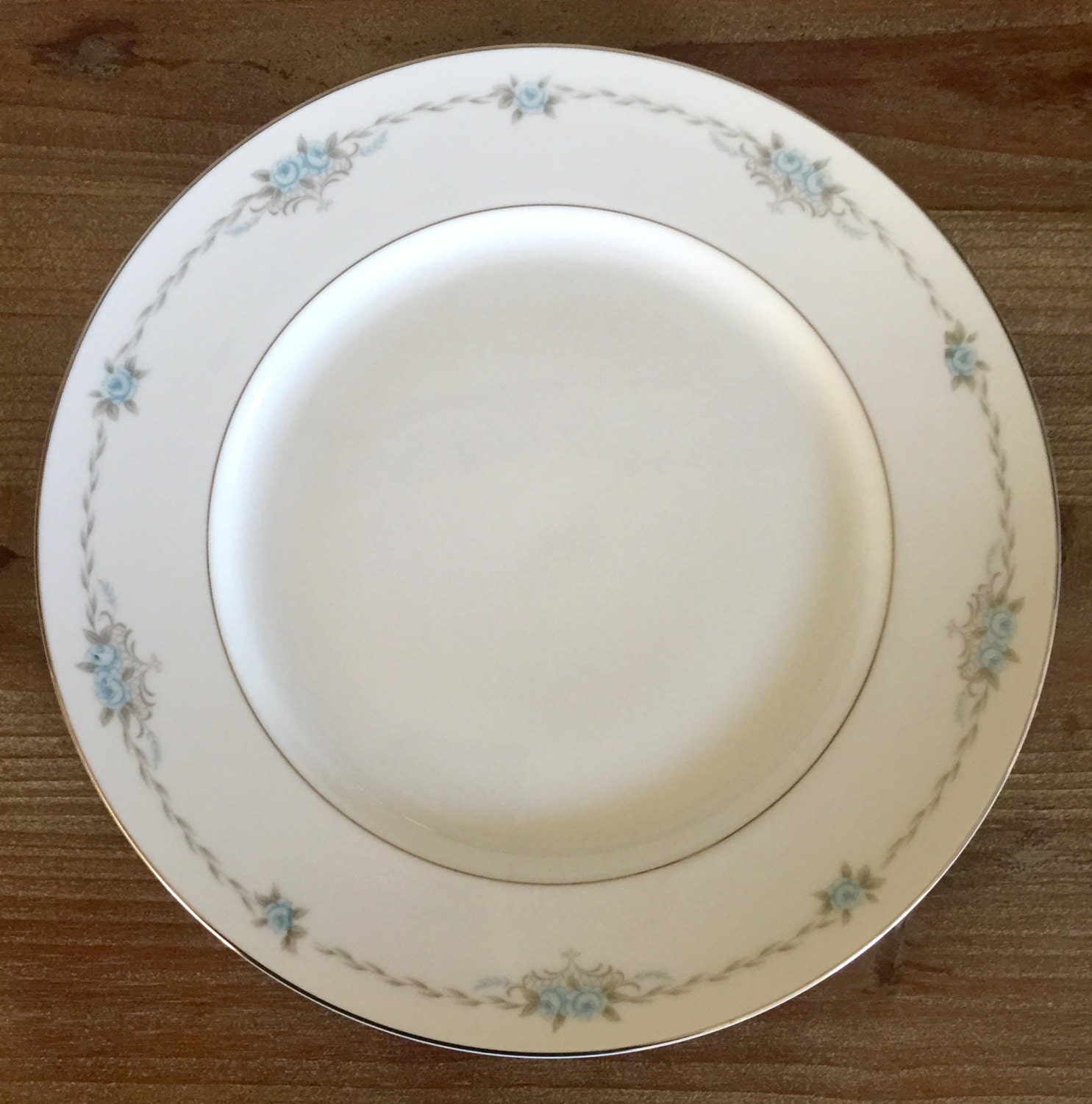 Vintage Style House Fine China Corsage Pattern 6 Dinner Plates