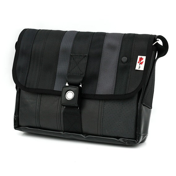 905I Messenger bag from RECYCLED car seatbelt reclaimed car