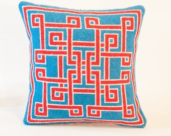 Knotwork Needlepoint Kit