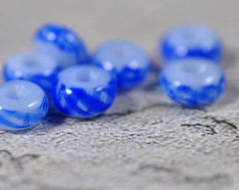 Indonesian glass - blue and white, 8mm, #255