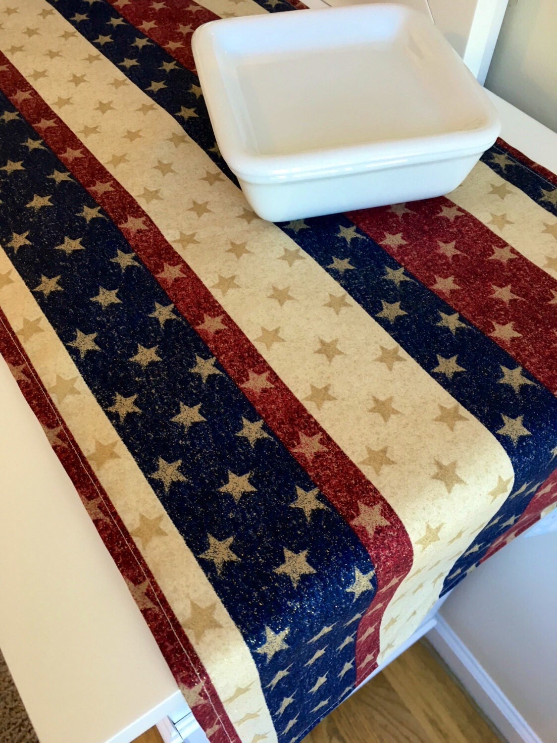 Patriotic Table Runner Table Runner 3690 by LinensbyMichele