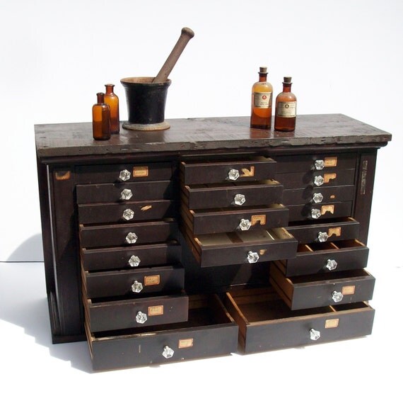 Vintage Antique Wood Apothecary Dental / 21 Drawers