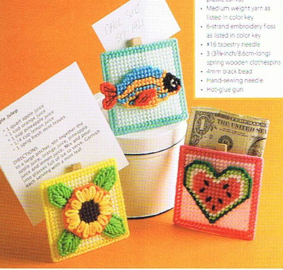 SPRING FLOWERS Wall ART Handy Home Helpers Plastic Canvas