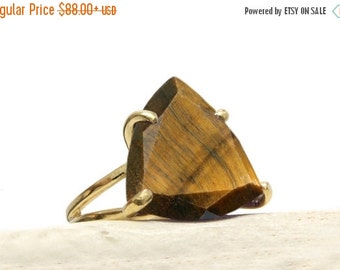 SUMMER SALE - Tiger Eye ring,statement ring,gold ring,gemstone ring,triangle ring,trillion stone ring,prong ring,cocktail ring