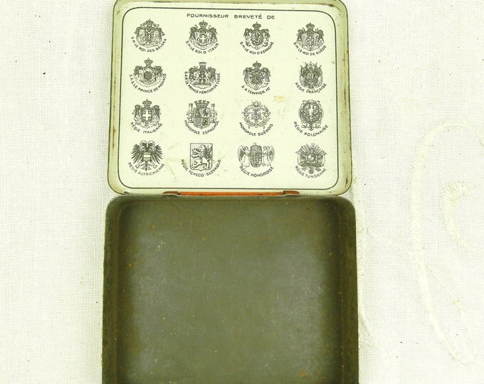 Antique French Cigarette Tin Prince de Monaco / Vintage / Cottage Chic / Retro Vintage Home Interior / Brocante / Flea Market / Chateau Gold Antique French Cigarette Tin Prince de Monaco / Vintage / Cottage Chic / Retro Vintage Home Interior / Brocante / Flea Market / Chateau Gold