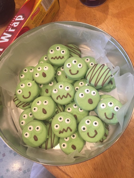 toy story alien oreos