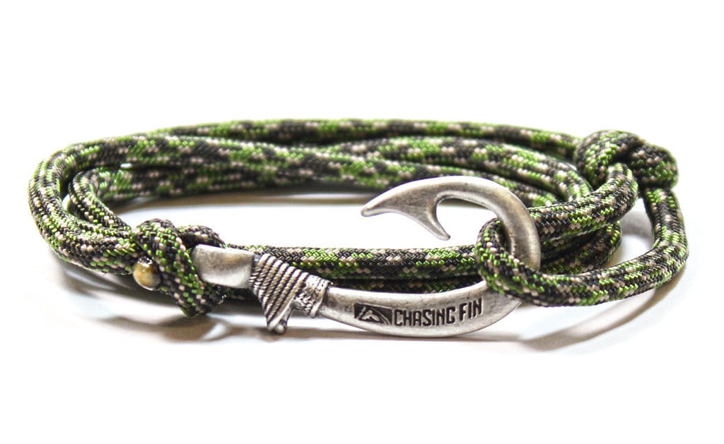 New Adjustable Paracord Hook Bracelet Canadian Camo