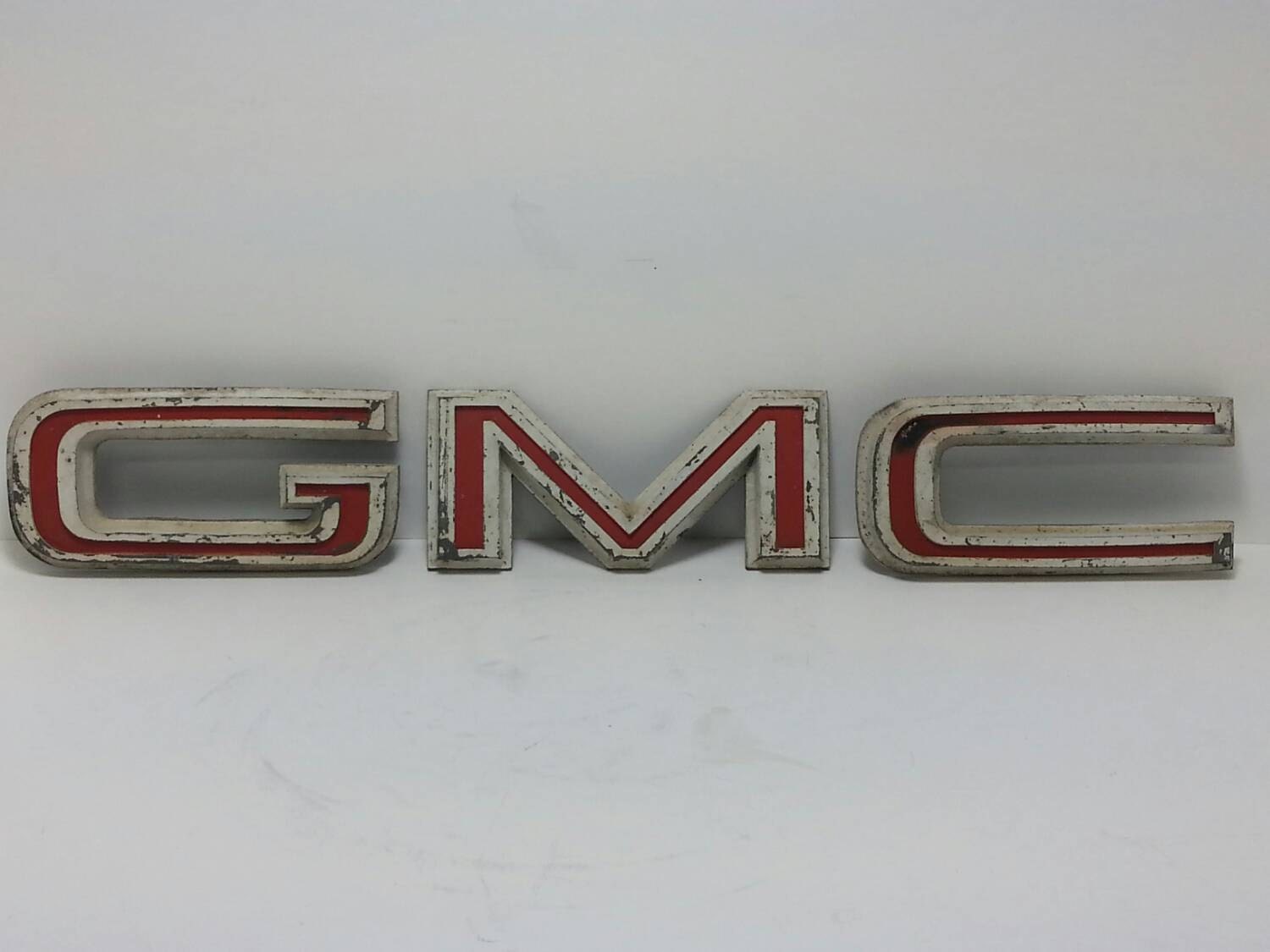 Free Shipping Vintage GMC Truck Grill Emblem Letters Red and