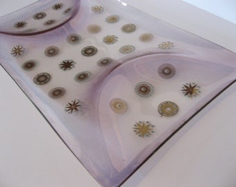 Glama Glass platter. bent glass divided platter. large iridescent serving dish with medallion pattern. Dorothy Thorpe for Sinclair glass.
