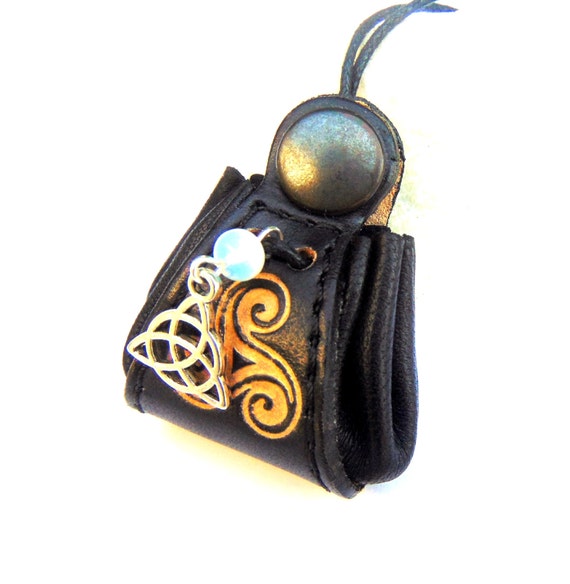 Elemental Magic Amulet Pendant Black And Celtic Knot