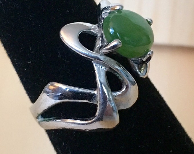Storewide 25% Off SALE Vintage Sterling Silver Green Jade Cabochon Eclectic Designer Ring Featuring Twisted Wire Designs