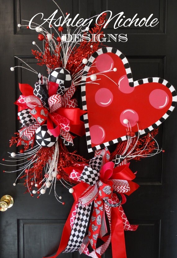 Items similar to Funky Heart Wreath, Valentine's Day ...