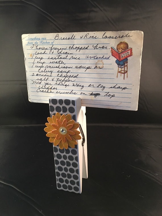 Clothespin Recipe or picture holder by NeeNeesNicNacs on Etsy