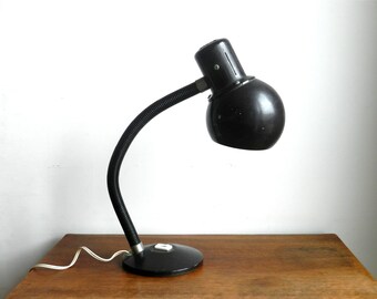 Lampe de bureau vintage globe et base en métal marron col de cygne recouvert d'un tube plastique