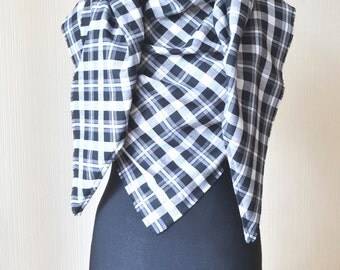 Plaid blanket scarf Gift for wife Black white scarf Fall scarf Blanket scarf wool Oversized scarf Tartan scarf Plaid scarf Black scarf