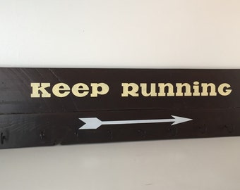 Running medal holder, Medal display, Keep Running, Race medal display, pallet wood art and sign. Race medal holder. Medal rack.