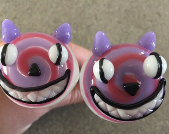 Cheshire Cat Glow in the Dark Glass Pipe