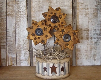 Country Primitive Grubby Polymer Clay Vintage Button Sunflowers With Rustic Star Texture Arrangement In Oval Decoupage Country Primitive Grubby Polymer Clay Vintage Button Sunflowers With Rustic Star Texture Arrangement In Oval Decoupage