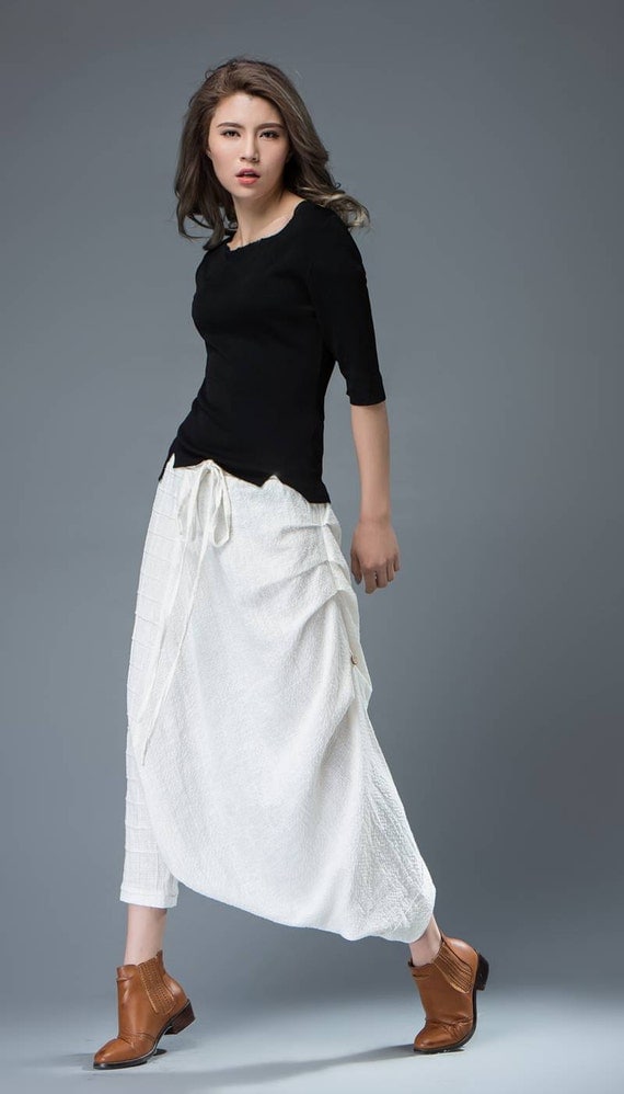Where can i buy linen pants Linen Trousers Men. There are many occasions to wear linen trousers for men, and they go with a variety of ensembles. Linen itself is crisp, clean, lightweight, and elegant, evoking a polished, preppy look that works well with many aesthetics.