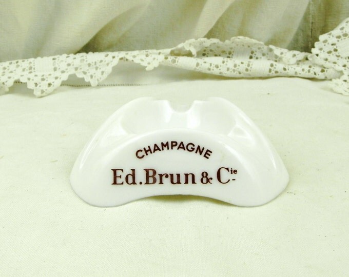 Vintage Milk Glass Mid Century Champagne Ed.Brun & Cie Ashtray / French Cafe Decor / Retro Vintage Home Interior / Man Cave / Tobacciana
