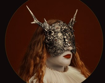 Blind Horned Mask