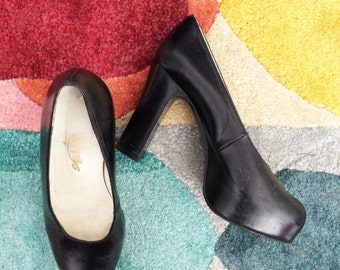 AMAZING Vintage SHELLYS black leather platform shoes UK4