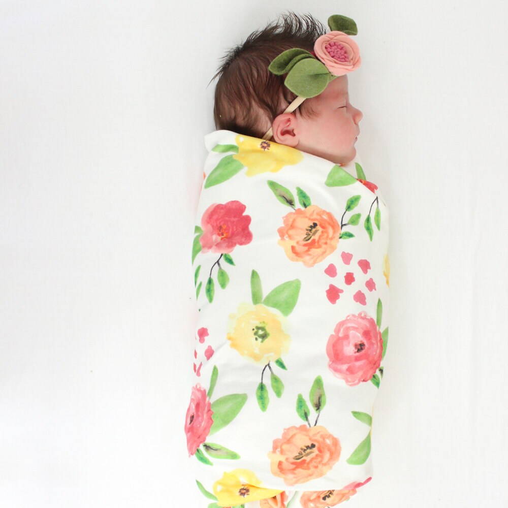 Organic Cotton Swaddle Blanket in Summer Wildflowers Pink