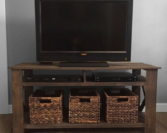 Rustic Pallet TV Stand Plans