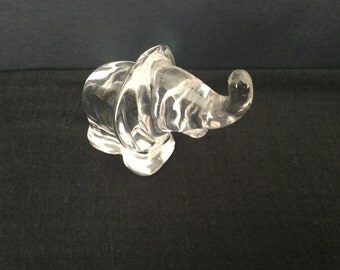 Vintage Glass Elephant Like new .... Great paperweight