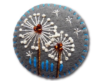 Dandelion inspired handmade felt brooch - Grey